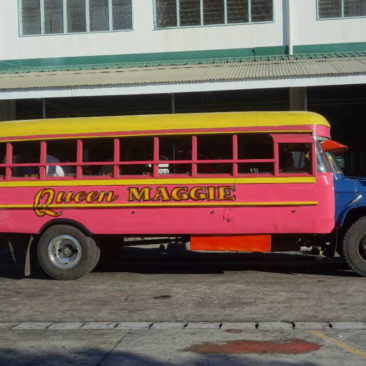 Einer der typischen Buse auf Samoa