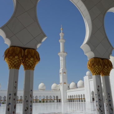 Die Minarette der Moschee sind 107 m hoch