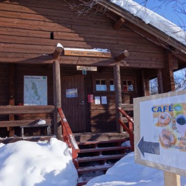 Das kleine Café an der ersten Hütte